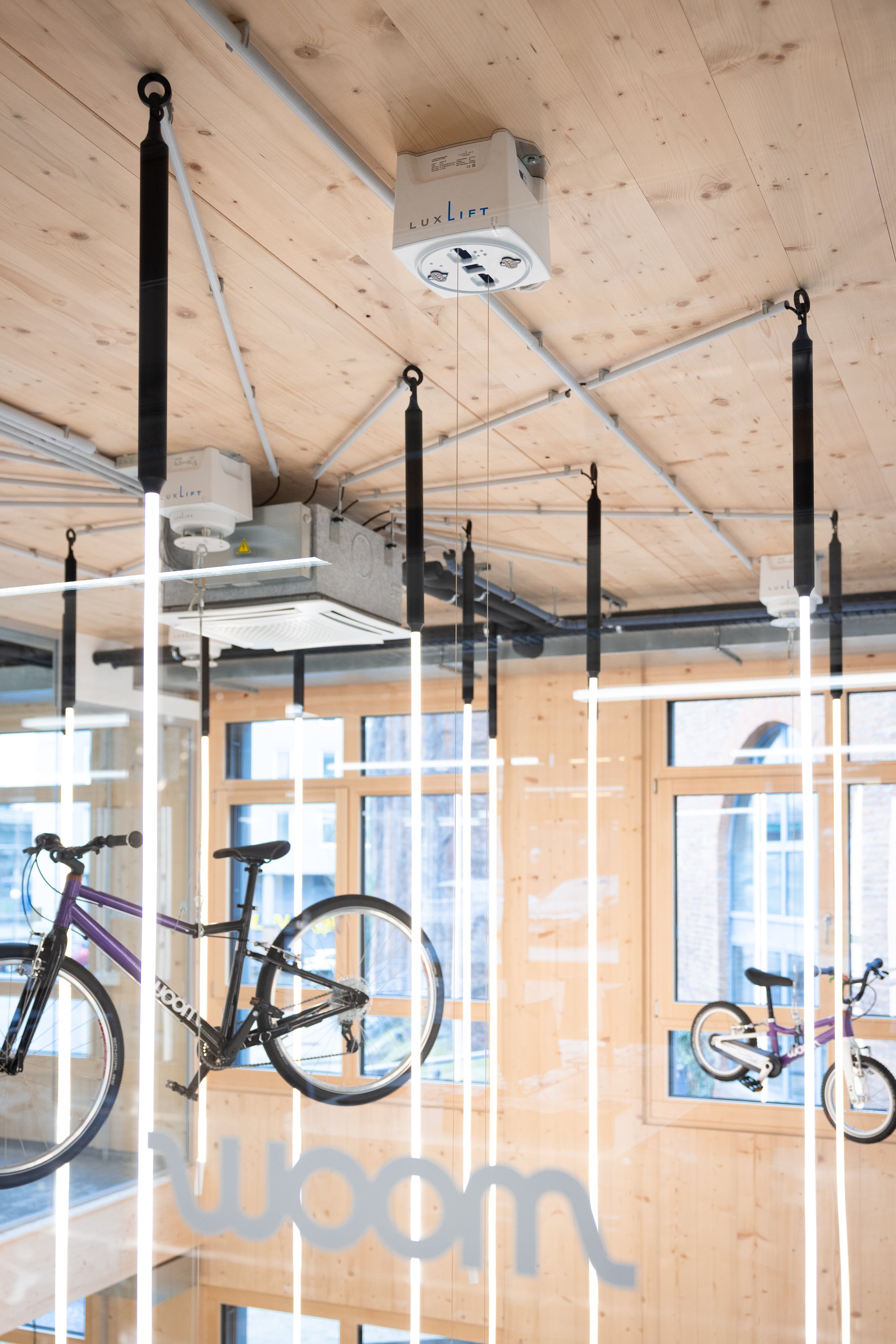 LUXLIFT WOOM PRODUKTIVE 20240223 2304 Min