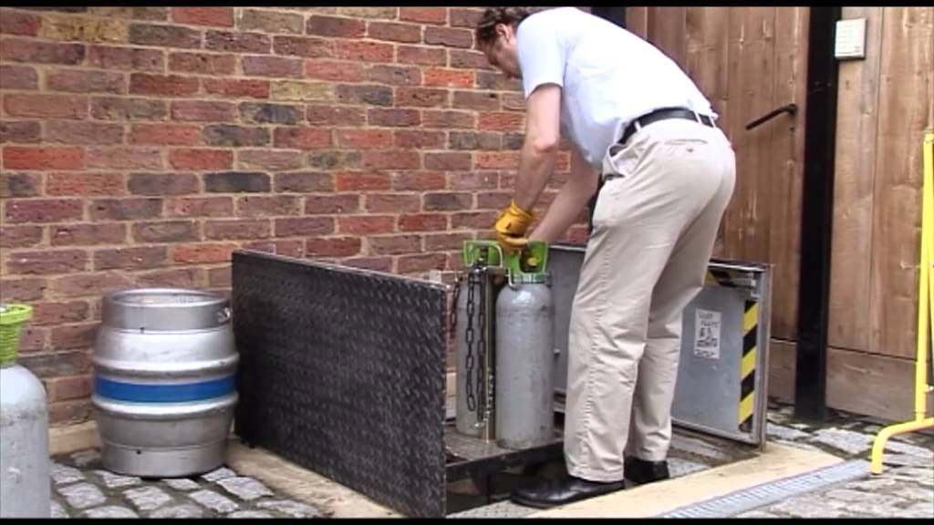 Cellar Lifts & Hoists | Barrel Lifting Equipment