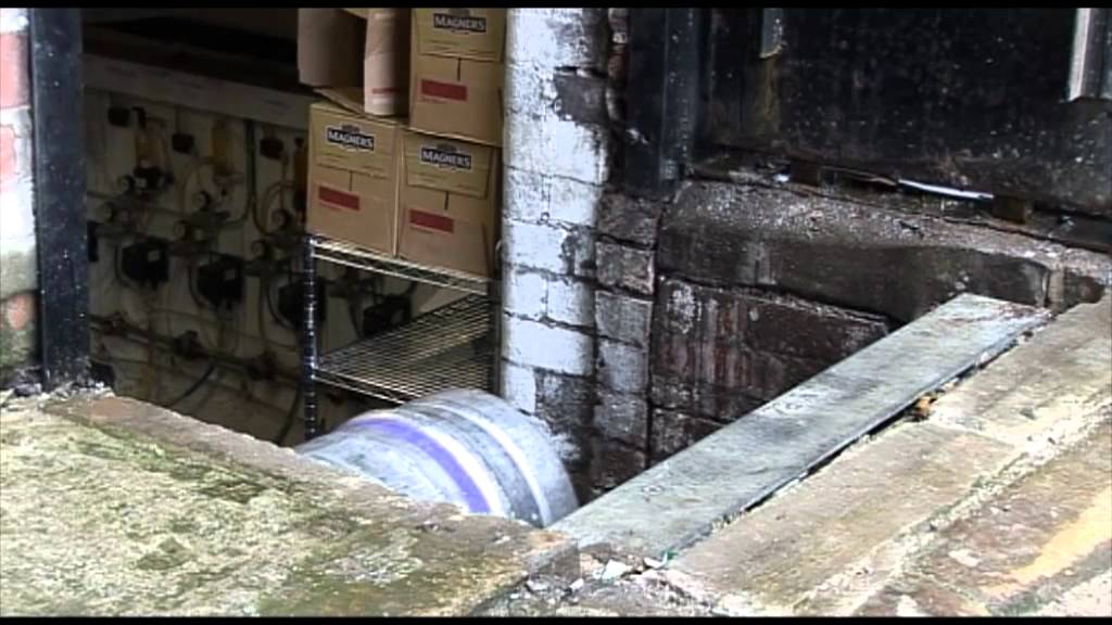 Sloping Cellar Lift Demonstration | Barrel Lifting Equipment