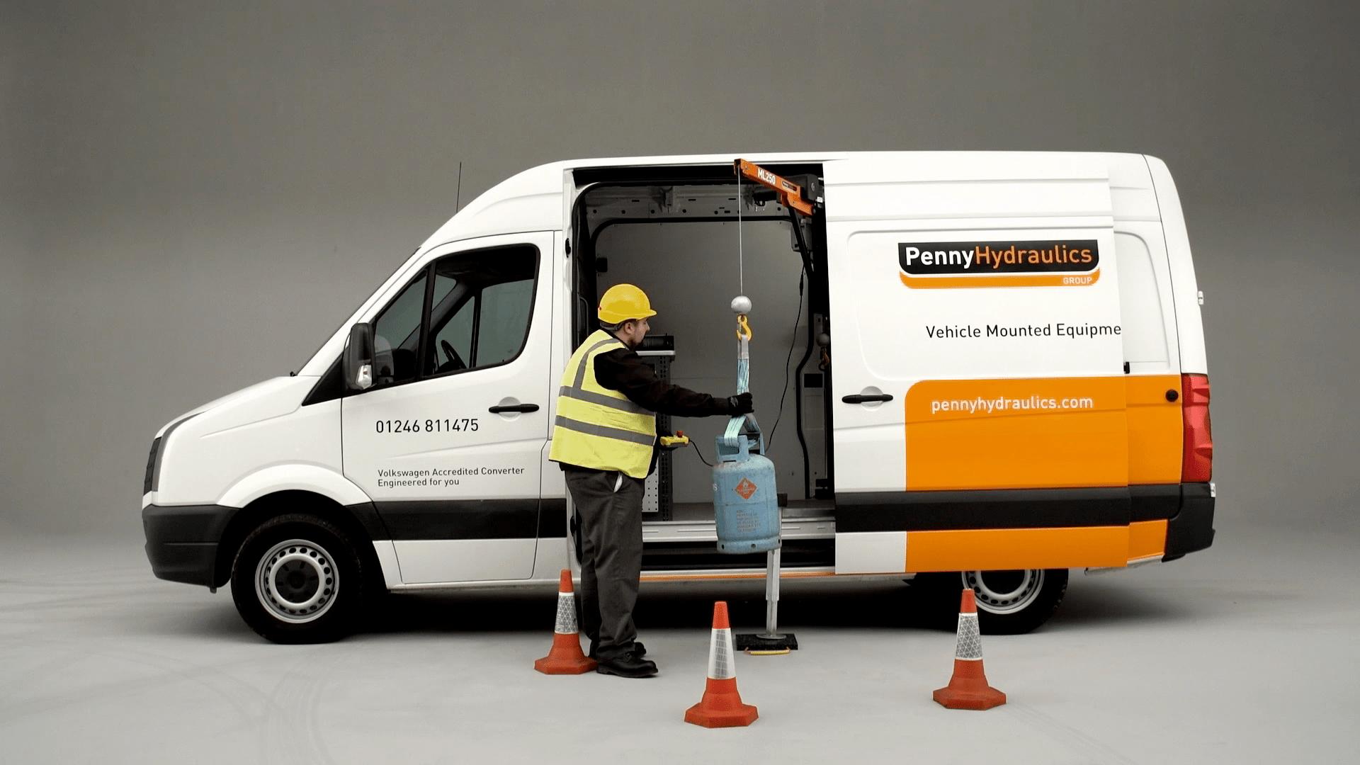 Van ML250 Range Crane.00 01 50 13.Still002 1