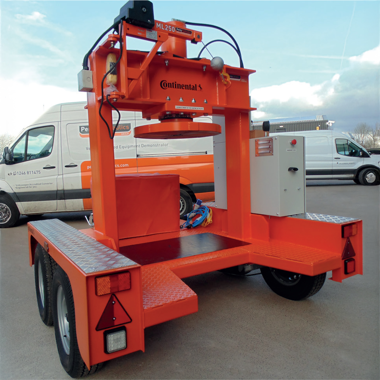 120 Tonne Mobile Tyre Press