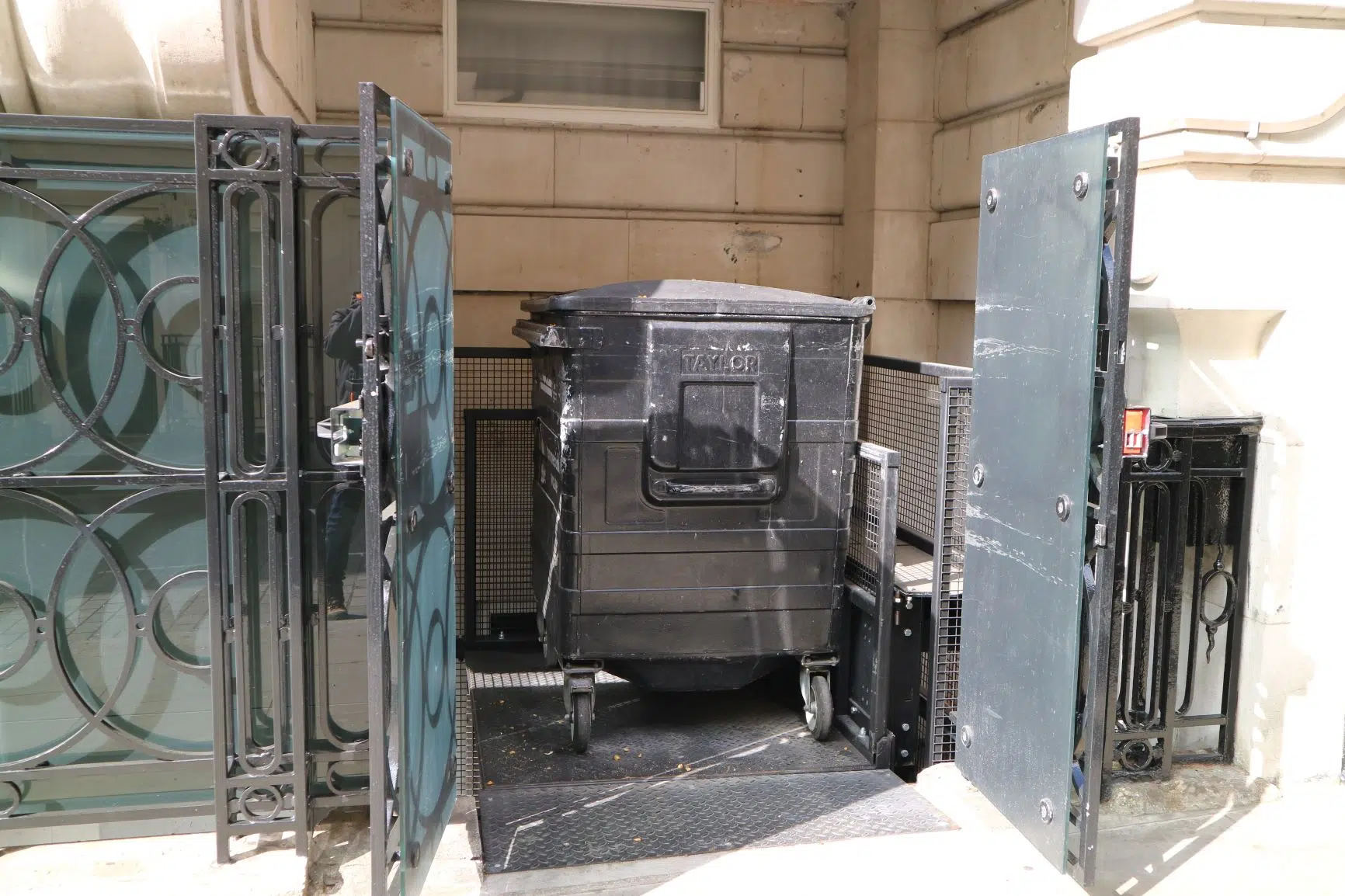 Private House London Lightwell Lift Pic